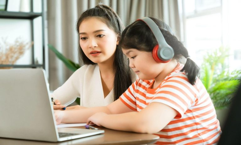 4 Reasons Why Students Learn Better Through Online Chinese Lessons
